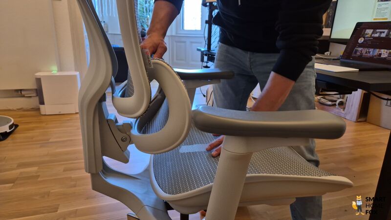 Neigung wird am Sihoo C300 eingestellt.